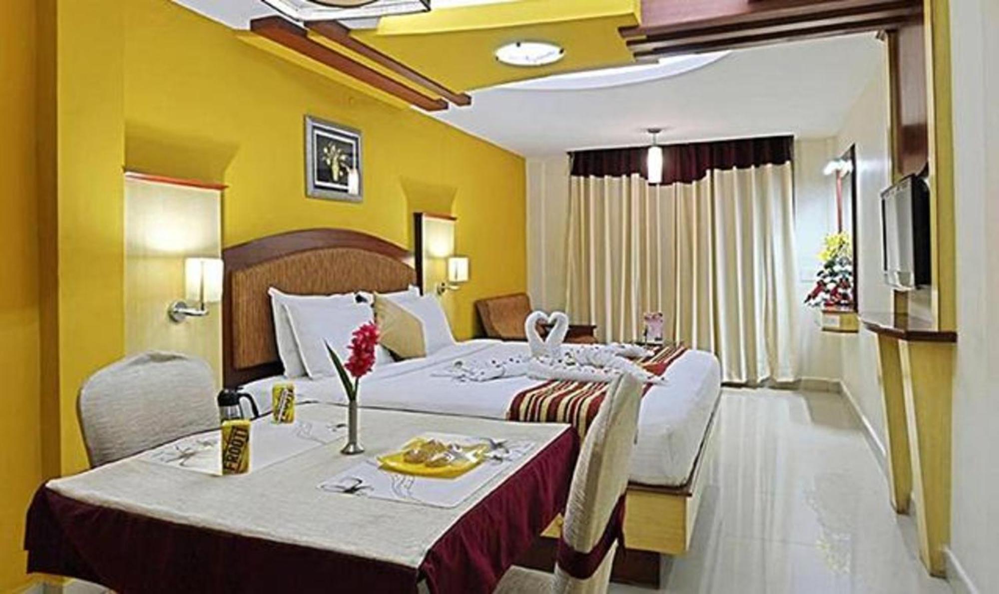 พนมารี เรซิเดนซี่ Hotel อูตี ภายนอก รูปภาพ