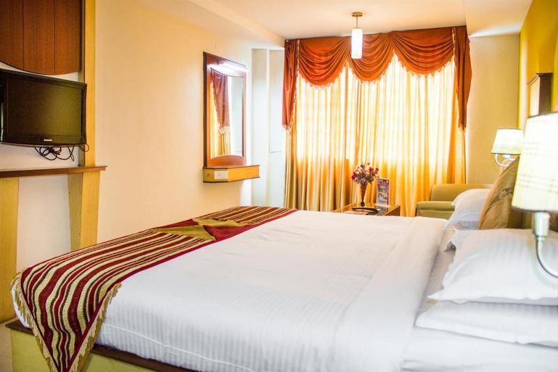 พนมารี เรซิเดนซี่ Hotel อูตี ภายนอก รูปภาพ