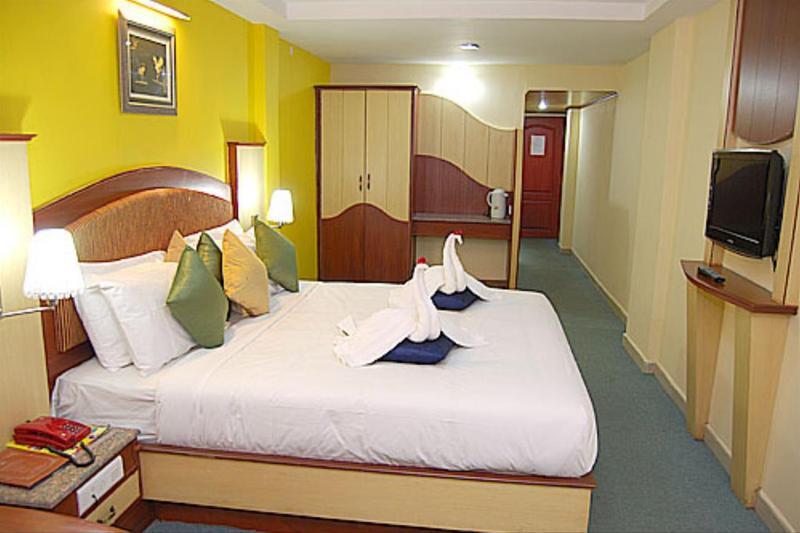 พนมารี เรซิเดนซี่ Hotel อูตี ภายนอก รูปภาพ